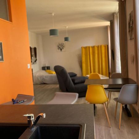 Millau Superbe Studio 35M2 Centre Ville Calme Et Ajoure Exterior foto
